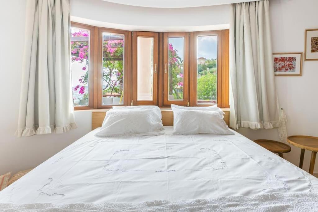 Modern Villas With Gardens And Stunning Views Ligaria  Eksteriør billede