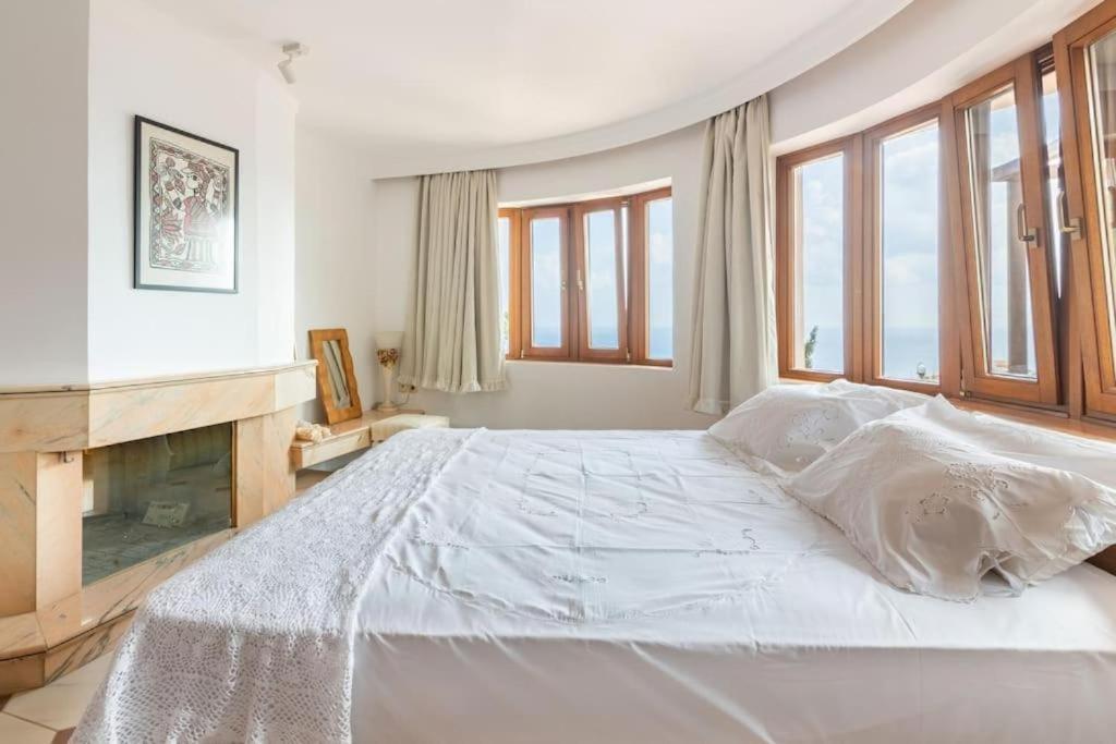 Modern Villas With Gardens And Stunning Views Ligaria  Eksteriør billede